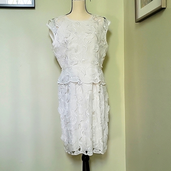 BCBGMaxAzria Dresses & Skirts - BCBG white floral dress